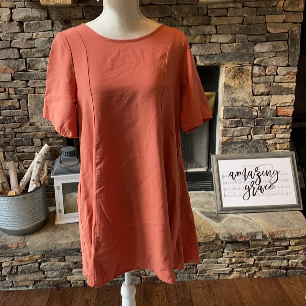 Luxe Boutique Dress WITH pockets *EUC